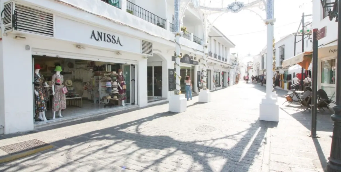 Sale of shop in Mijas 1