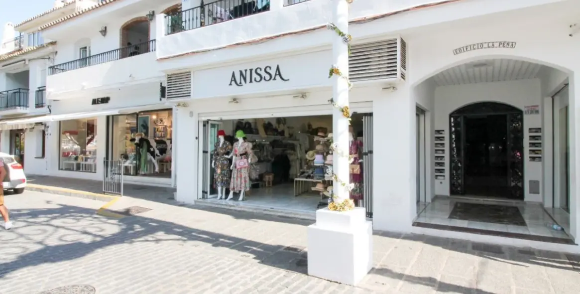 Sale of shop in Mijas 3