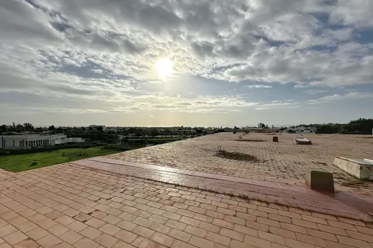 Image 12 thumb