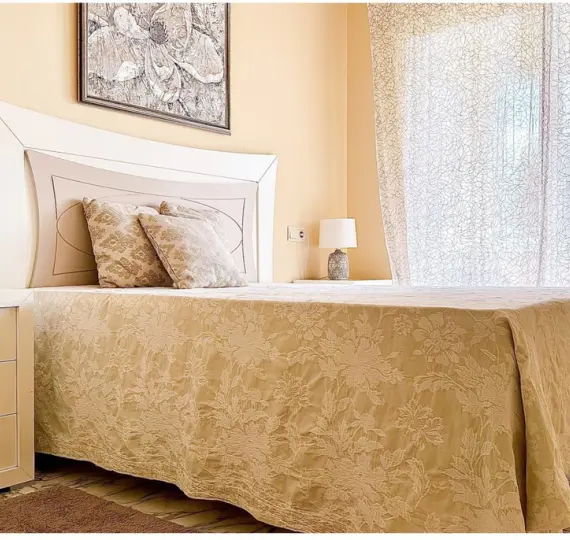 Long-term rent of middle floor apartment in El Faro