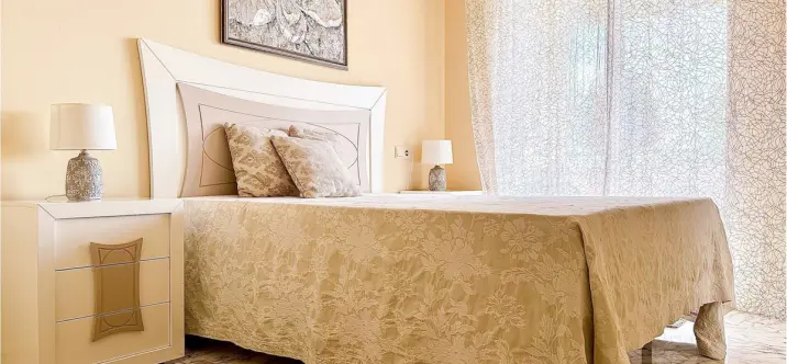 Long-term rent of middle floor apartment in El Faro 0