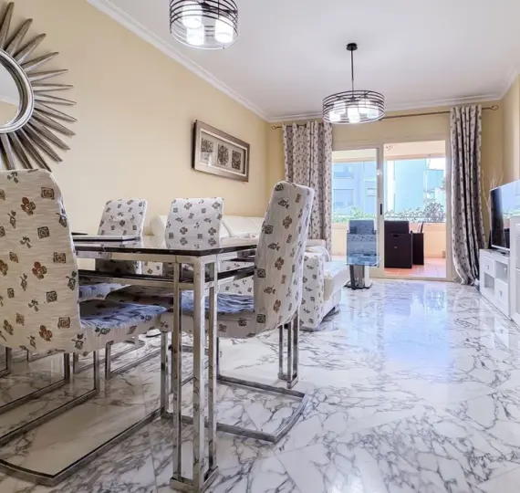 Long-term rent of middle floor apartment in El Faro