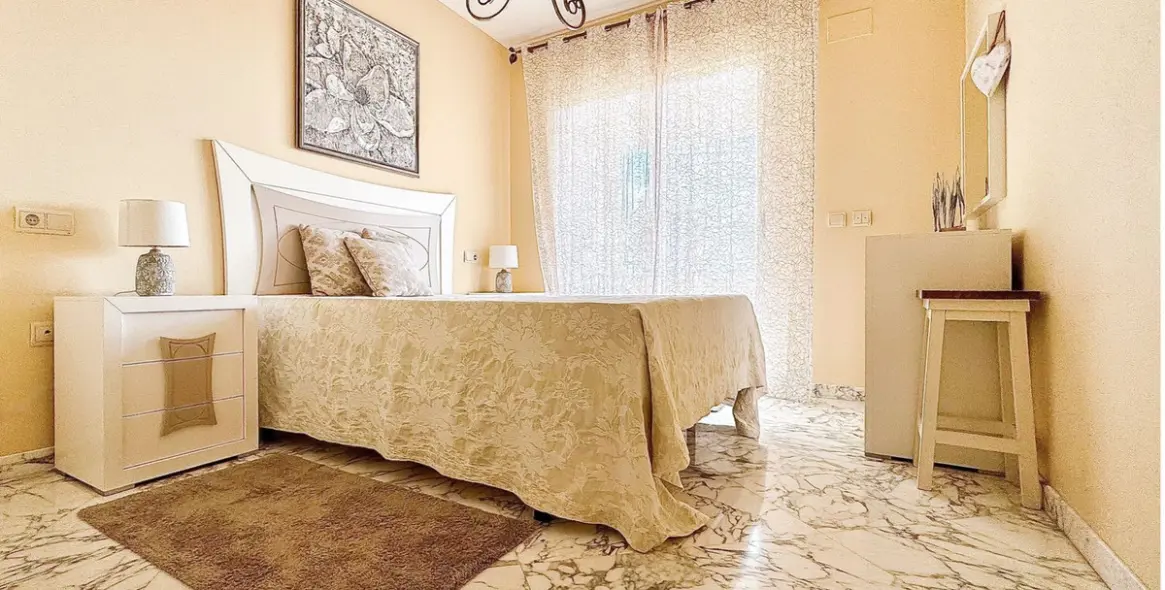 Long-term rent of middle floor apartment in El Faro 4