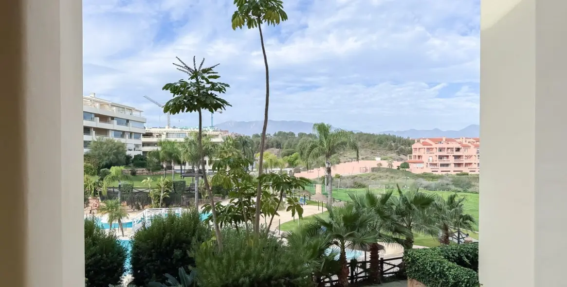 Long-term rent of middle floor apartment in El Faro 7