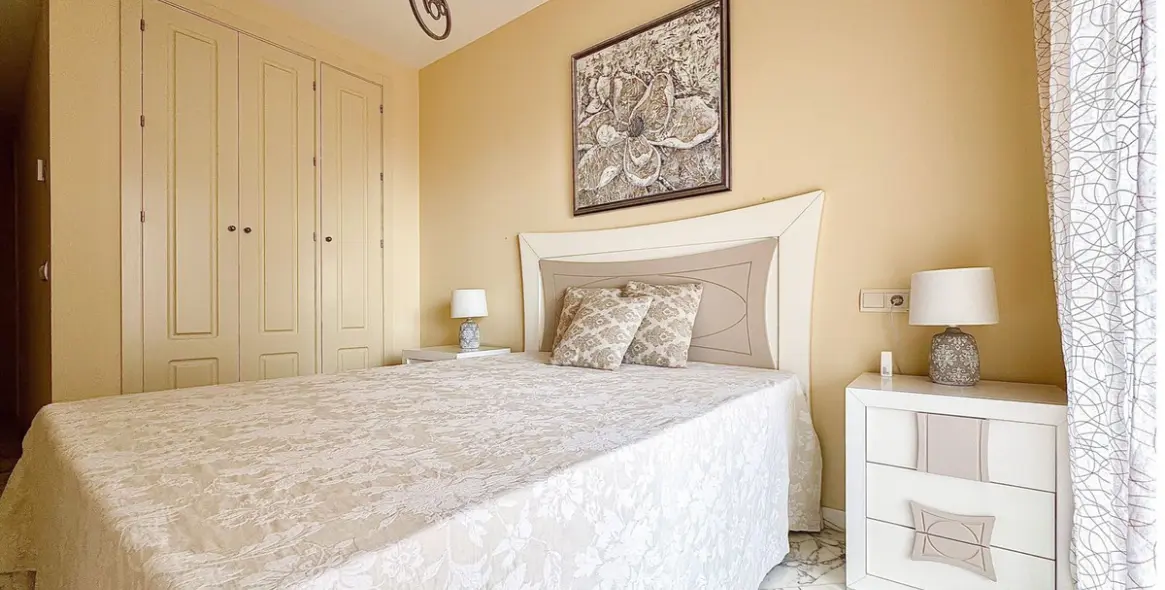 Long-term rent of middle floor apartment in El Faro 8