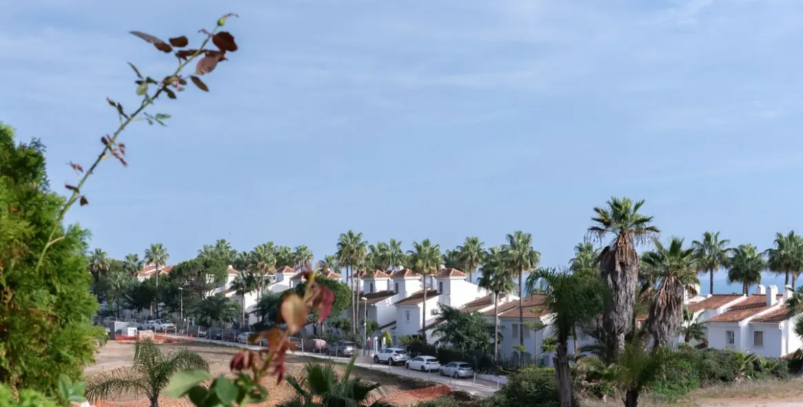 Long-term rent of middle floor apartment in El Faro 9