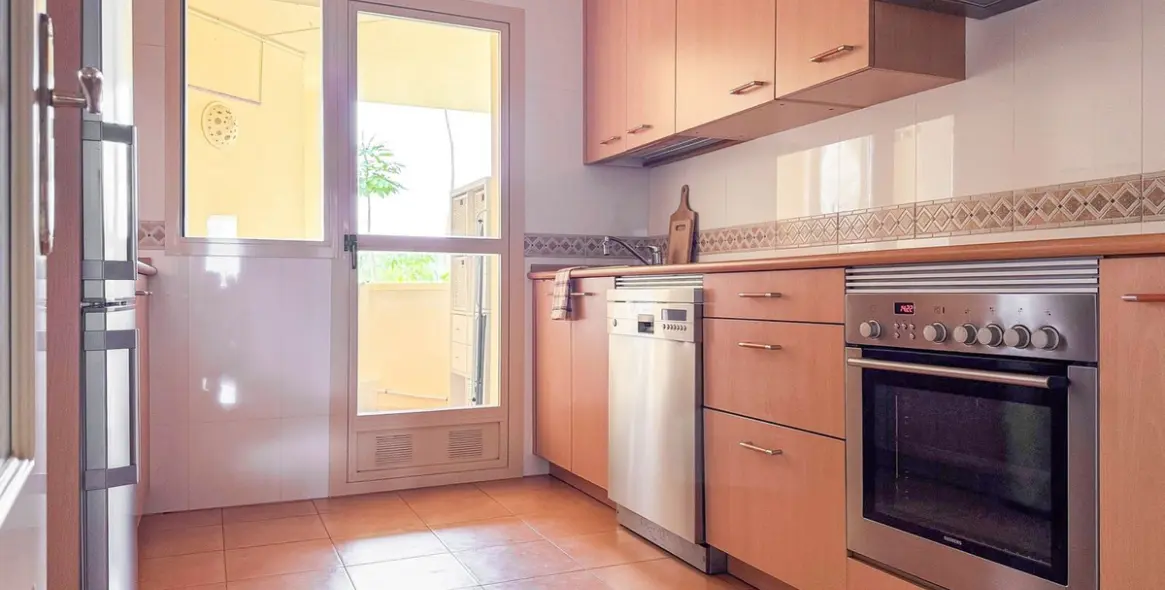 Long-term rent of middle floor apartment in El Faro 11