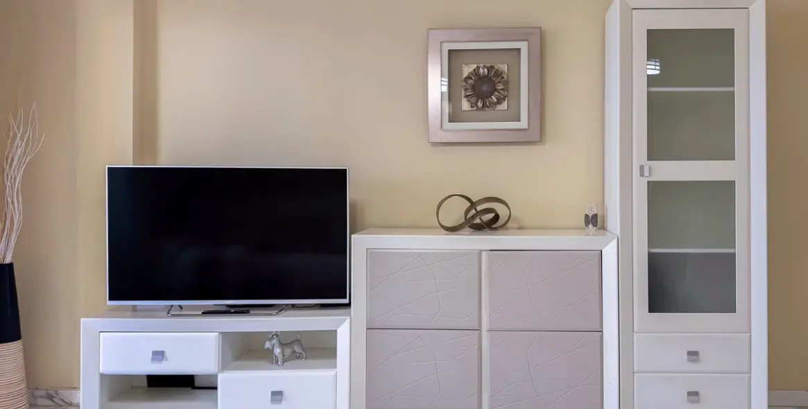 Long-term rent of middle floor apartment in El Faro 13