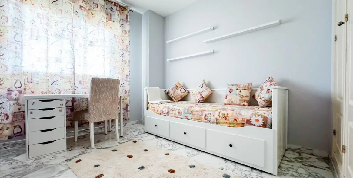 Long-term rent of middle floor apartment in El Faro 16