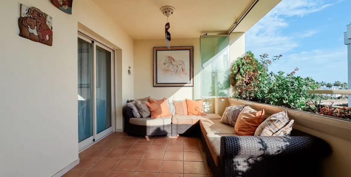 Long-term rent of middle floor apartment in El Faro 17