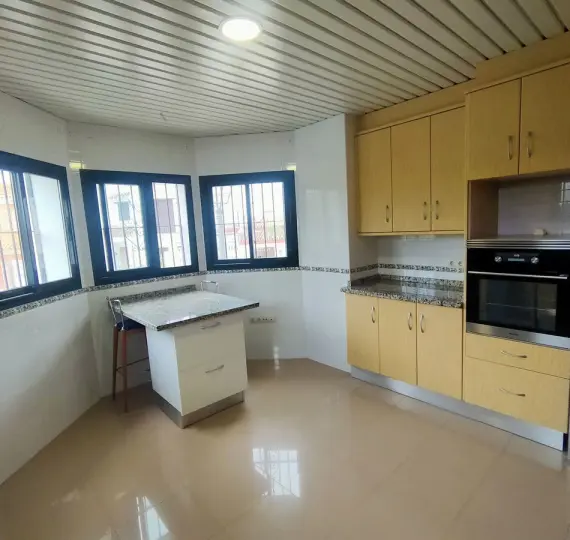 Продажа дома на две семьи в Cancelada