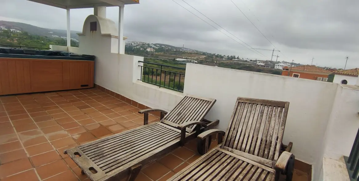 Продажа дома на две семьи в Cancelada 18