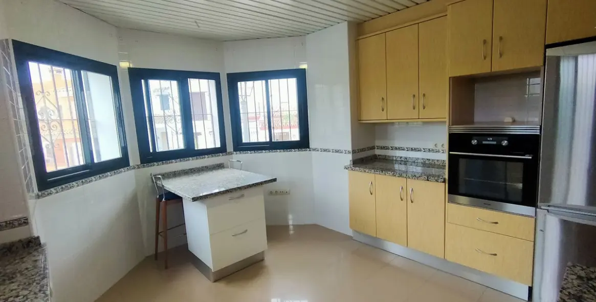 Sale of semi-detached house in Cancelada 4