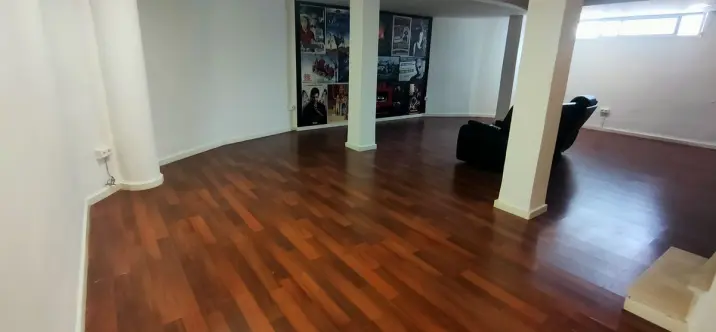 Продажа дома на две семьи в Cancelada 4