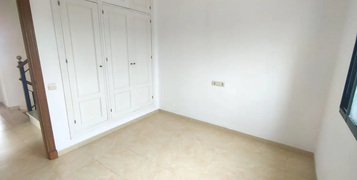 Sale of semi-detached house in Cancelada 39