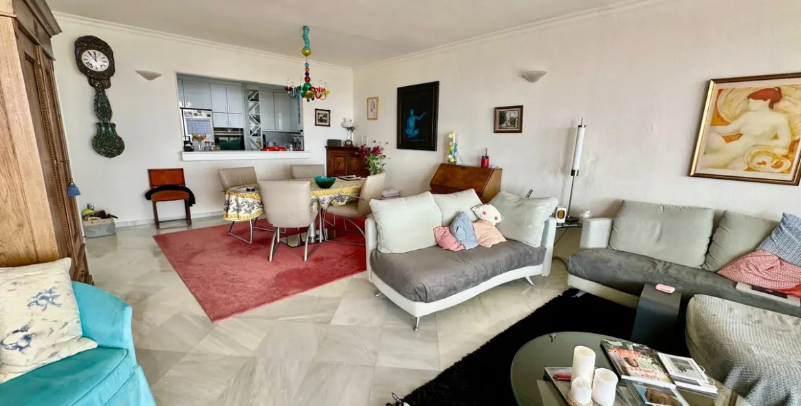 Sale of middle floor apartment in Benahavís 7