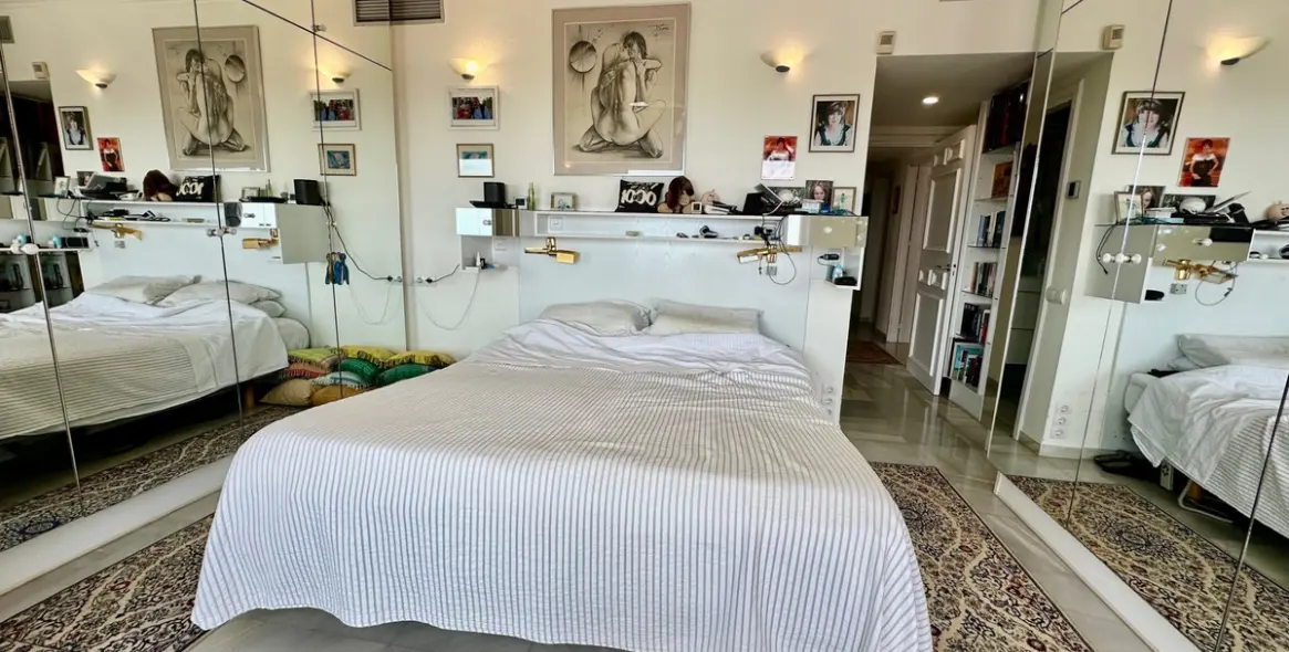 Sale of middle floor apartment in Benahavís 12