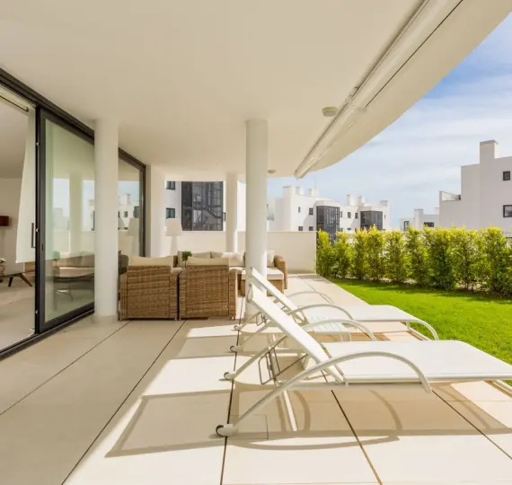 Продажа апартаментов на первом этаже в Fuengirola