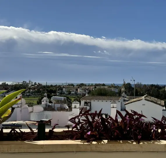 Sale of penthouse in Nueva Andalucía