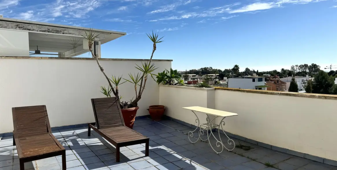 Sale of penthouse in Nueva Andalucía 3