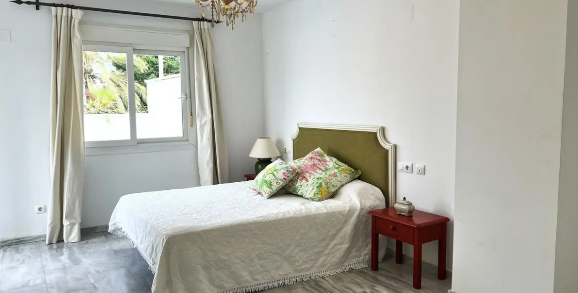 Sale of penthouse in Nueva Andalucía 5