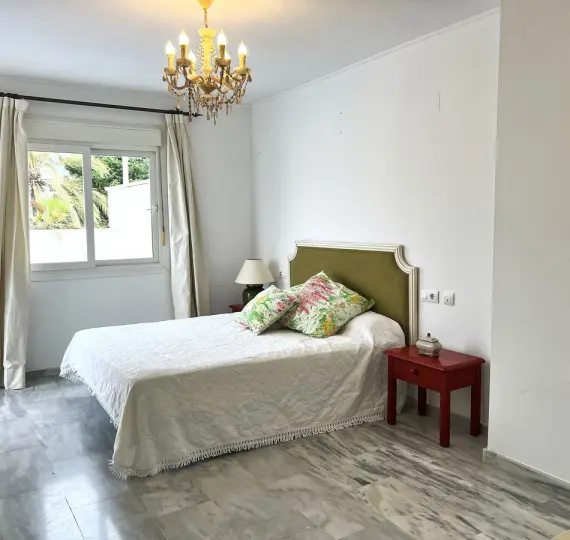 Sale of penthouse in Nueva Andalucía