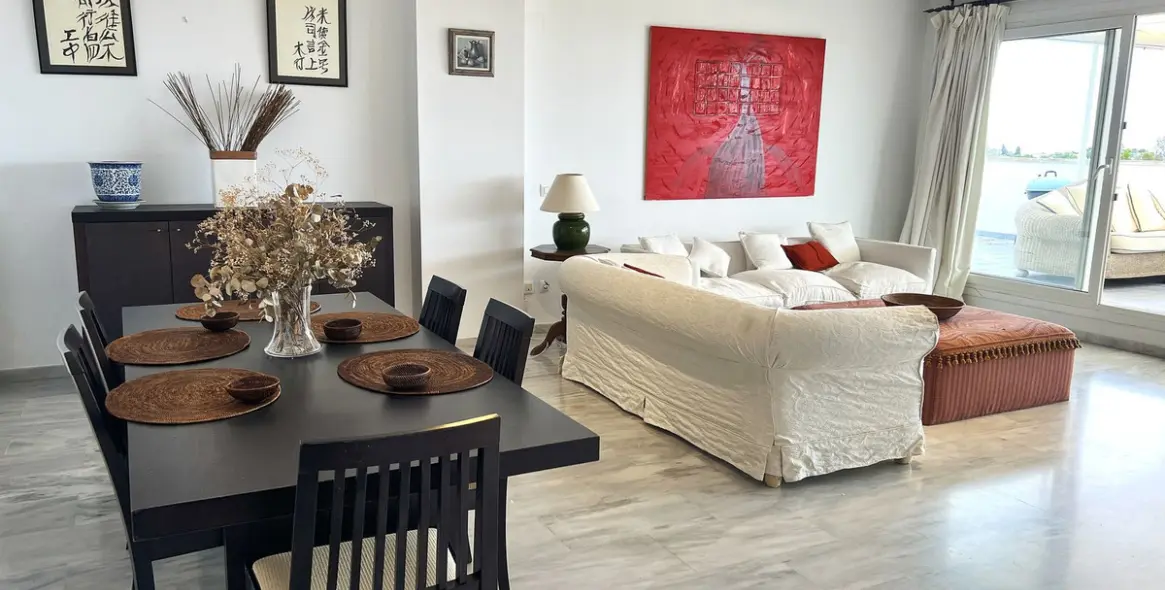 Sale of penthouse in Nueva Andalucía 11