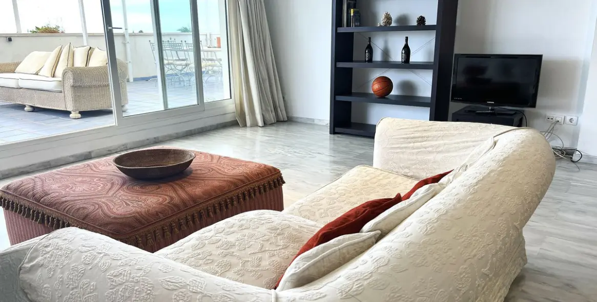 Sale of penthouse in Nueva Andalucía 13