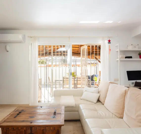 Продажа дома на две семьи в El Coto