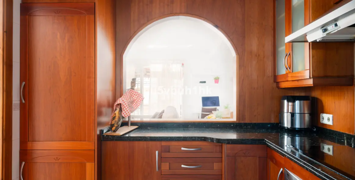 Продажа дома на две семьи в El Coto 11