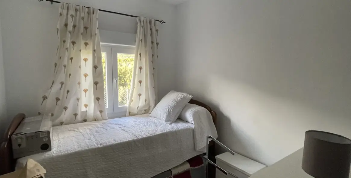 Продажа  отдельно стоящей виллы в Nerja 21