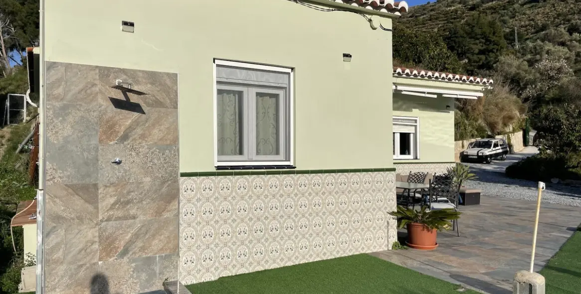 Продажа  отдельно стоящей виллы в Nerja 25