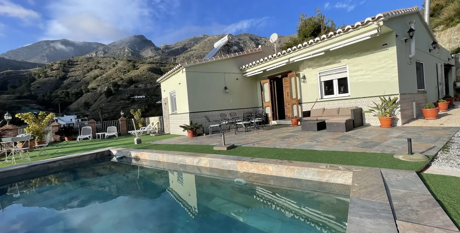 Venta de villa independiente en Nerja 2
