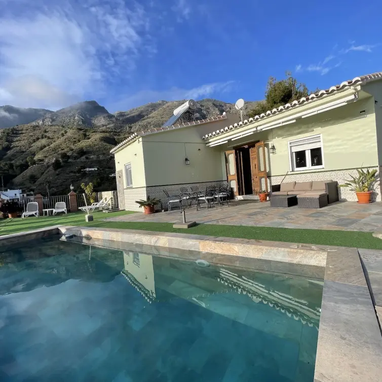 Venta de villa independiente en Nerja