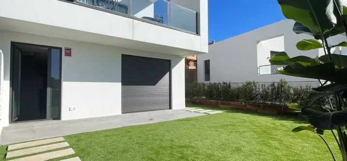 Sale of semi-detached house in Riviera del Sol 0