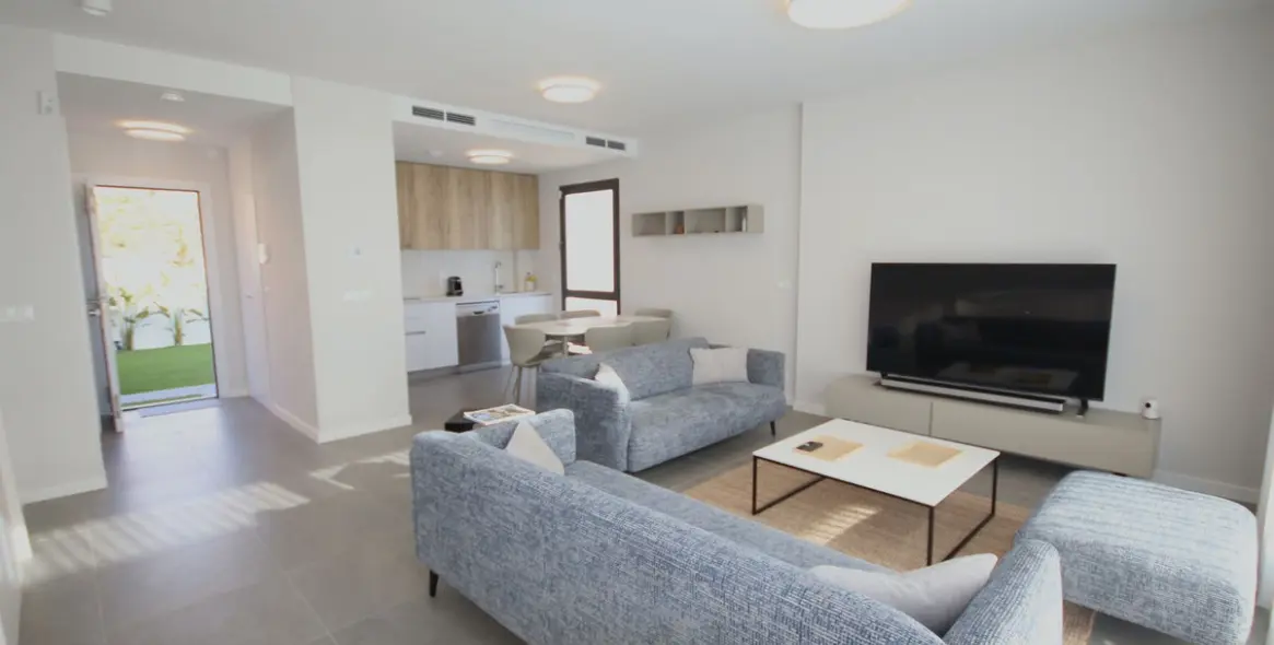 Продажа дома на две семьи в Riviera del Sol 3