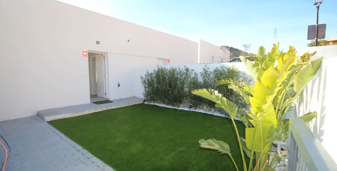 Продажа дома на две семьи в Riviera del Sol 5