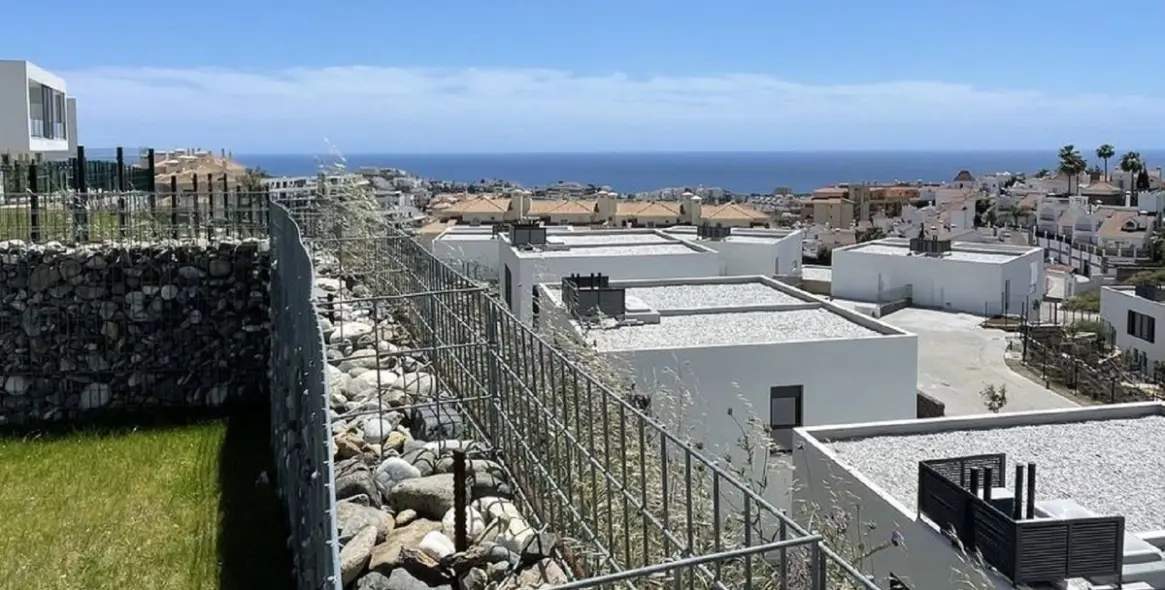 Продажа дома на две семьи в Riviera del Sol 15