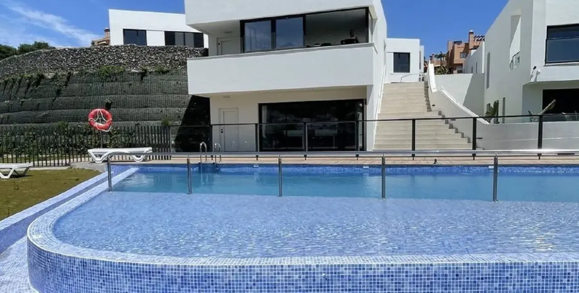 Продажа дома на две семьи в Riviera del Sol 16