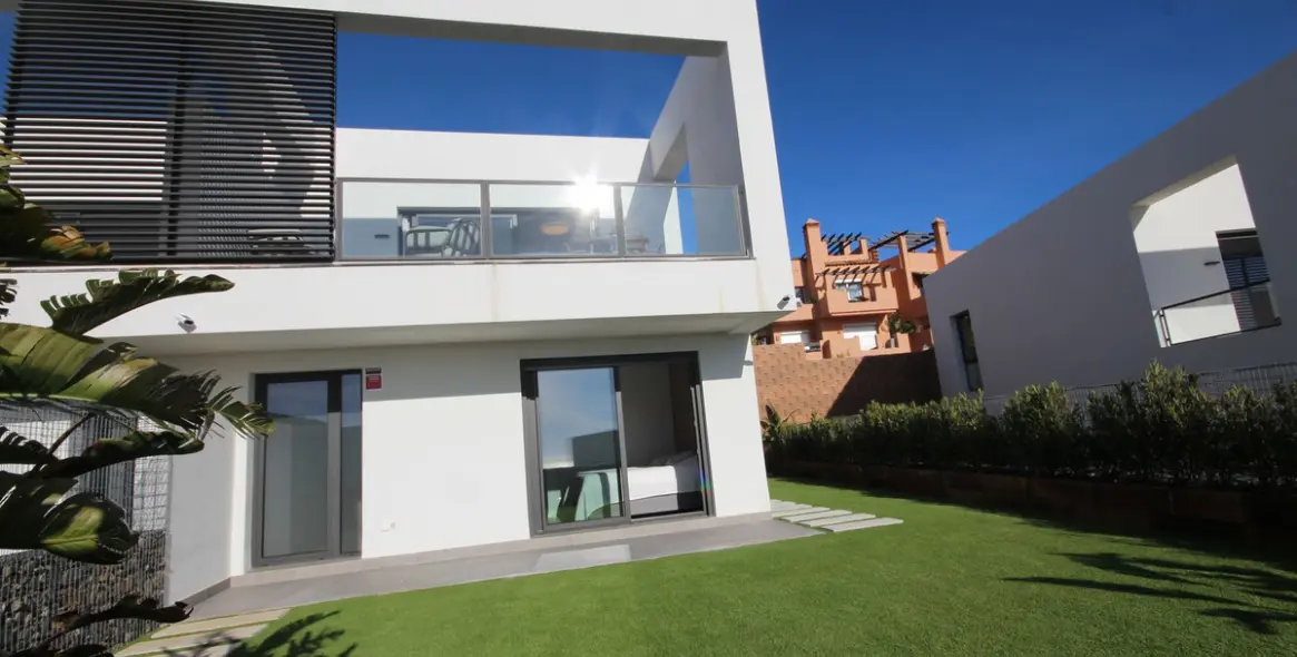 Продажа дома на две семьи в Riviera del Sol 43
