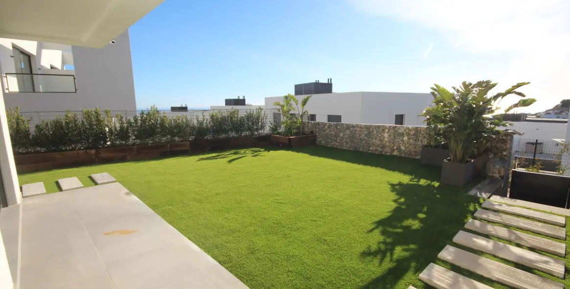 Продажа дома на две семьи в Riviera del Sol 45