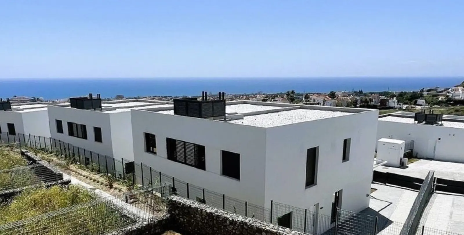 Продажа дома на две семьи в Riviera del Sol 1