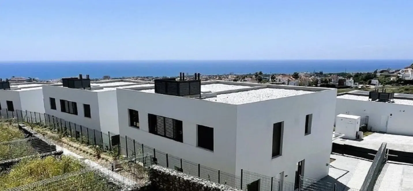 Venta de casa pareada en Riviera del Sol 0
