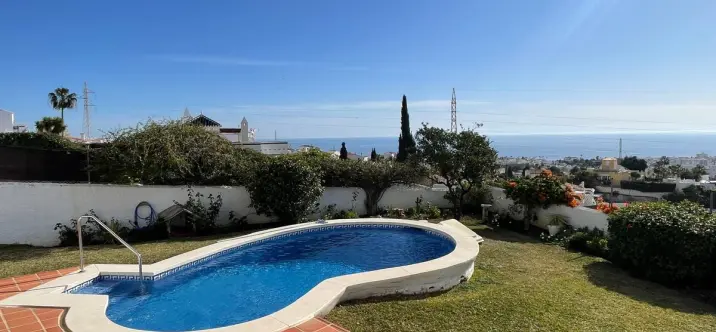 Продажа  отдельно стоящей виллы в Nerja 1