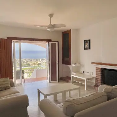 Продажа  отдельно стоящей виллы в Nerja