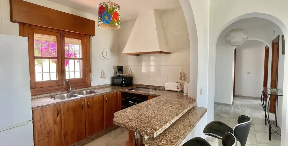 Продажа  отдельно стоящей виллы в Nerja 10