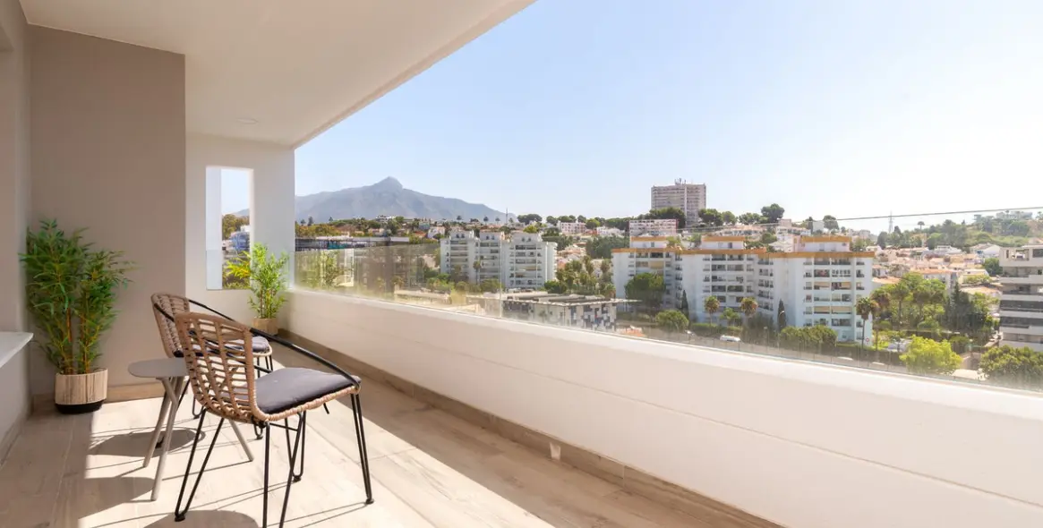 Sale of penthouse in Nueva Andalucía 1