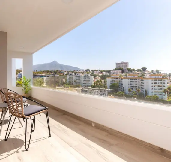 Sale of penthouse in Nueva Andalucía