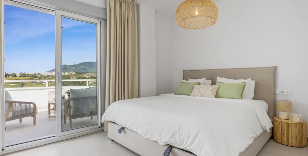 Sale of penthouse in Cancelada 10