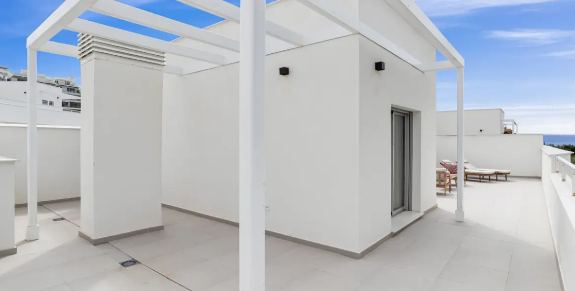 Sale of penthouse in Cancelada 24